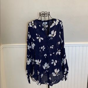 ♥️ Liz Claiborne Blue Floral Blouse Women’s M
